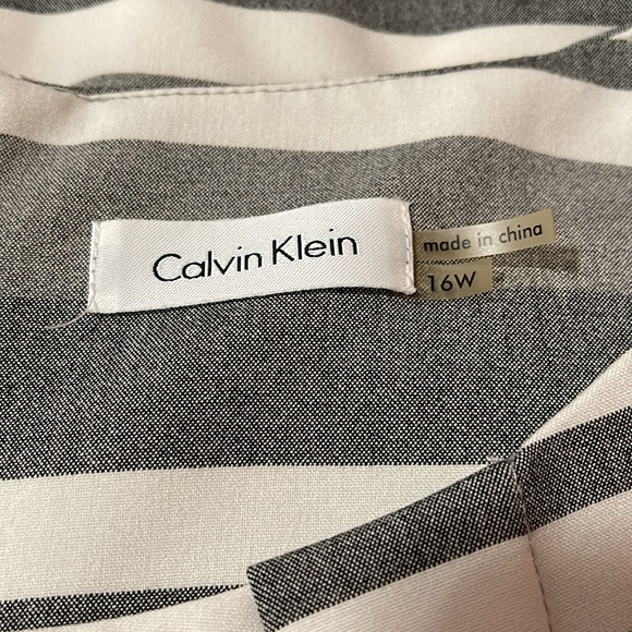 Calvin Klein beautiful dress worn one time /dry cleaned . - Picture 12 of 15